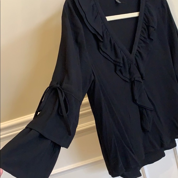 Black ruffled shirt - Picture 3 of 5